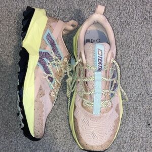 New Balance Women's Beige and Mint Athletic Shoes